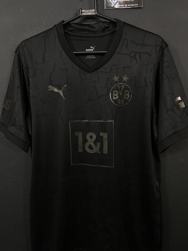 Borussia all black (3)