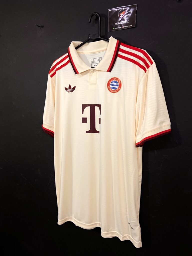 Bayern de Munique III 2425 (2)