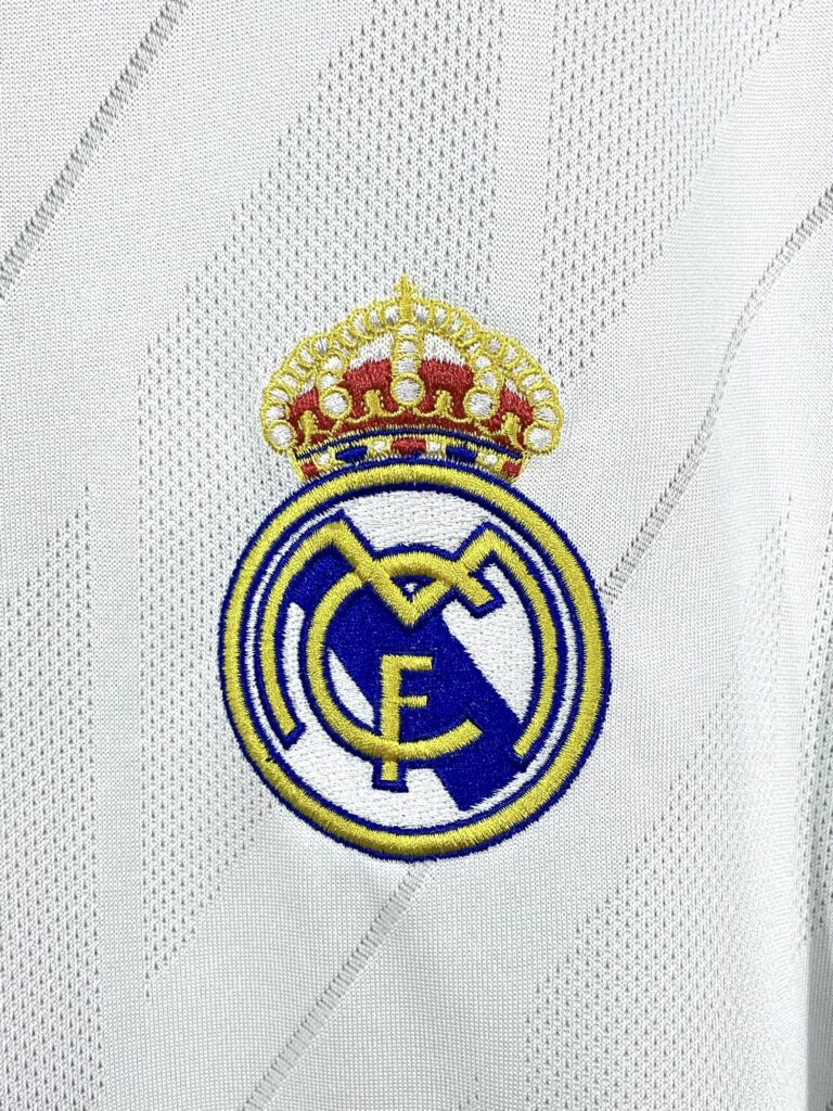 Real Madrid 1718 retro (2)