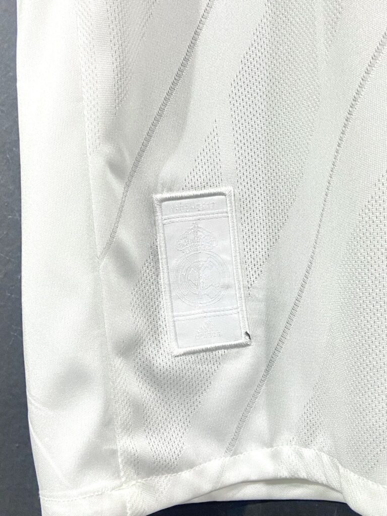 Real Madrid 1718 retro (7)