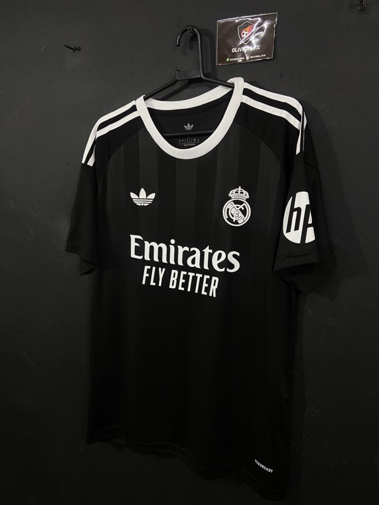 Real Madrid goalkeeper 2526 (2)